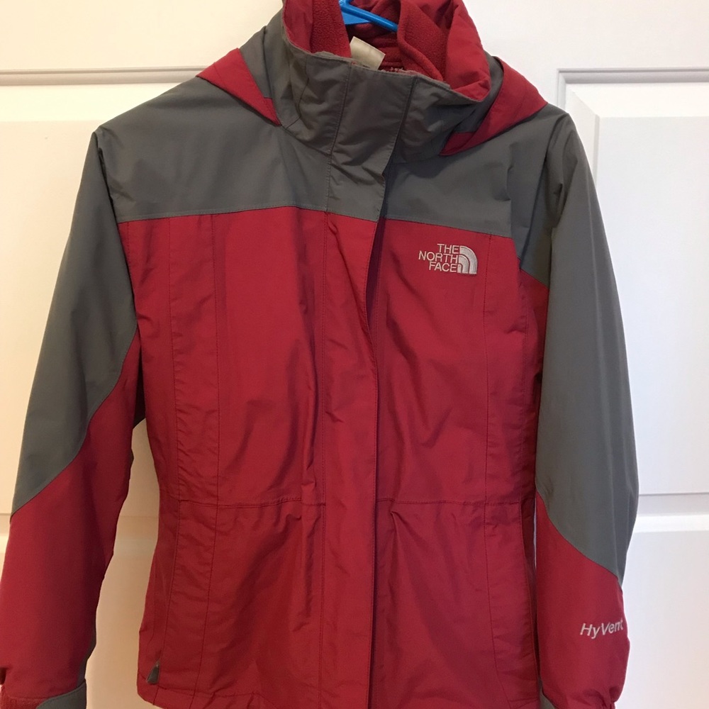 North face jacket w/removable lining youth medium